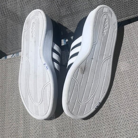 Womens Adidas Neo cloud foam memory footbed 9 1/2 Black and white sneaker - Picture 3 of 7